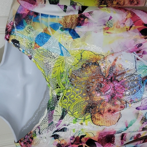 Beautiful design top #102 - Picture 11 of 14